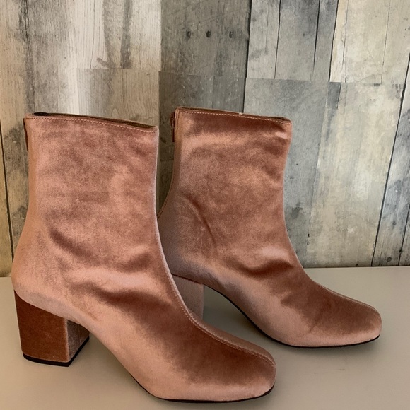 Free People Velvet Cecile Bootie Rose Ankle Boots - Picture 4 of 11